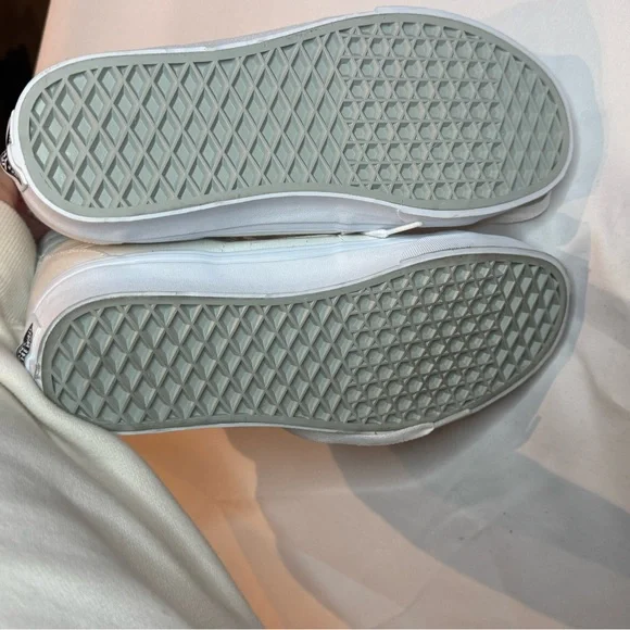 White vans high tops BRAND NEW MINT CONDITION - Picture 4 of 7